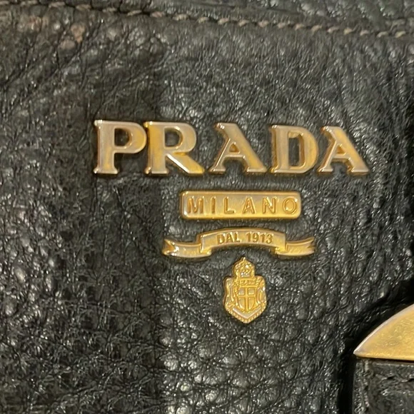 COPY - PRADA PURSE PREVIOUSLY OWNED AND LOVED TO DEATH!! $300 only!!!!! - Picture 2 of 9